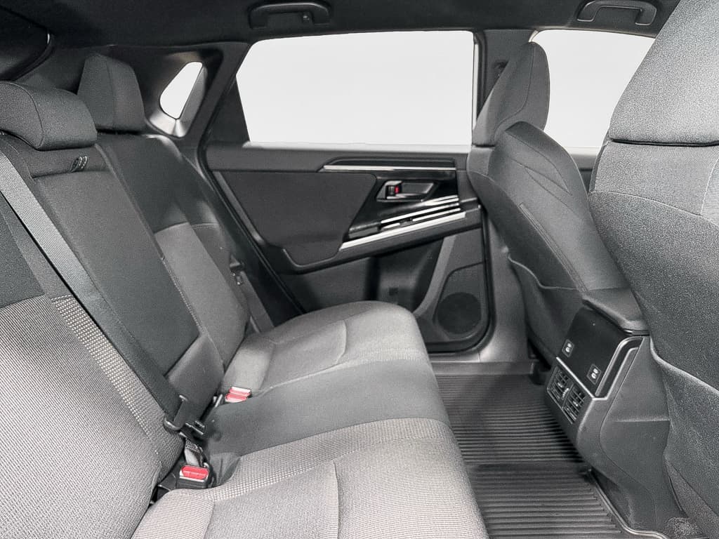 2023 Subaru Solterra view 21