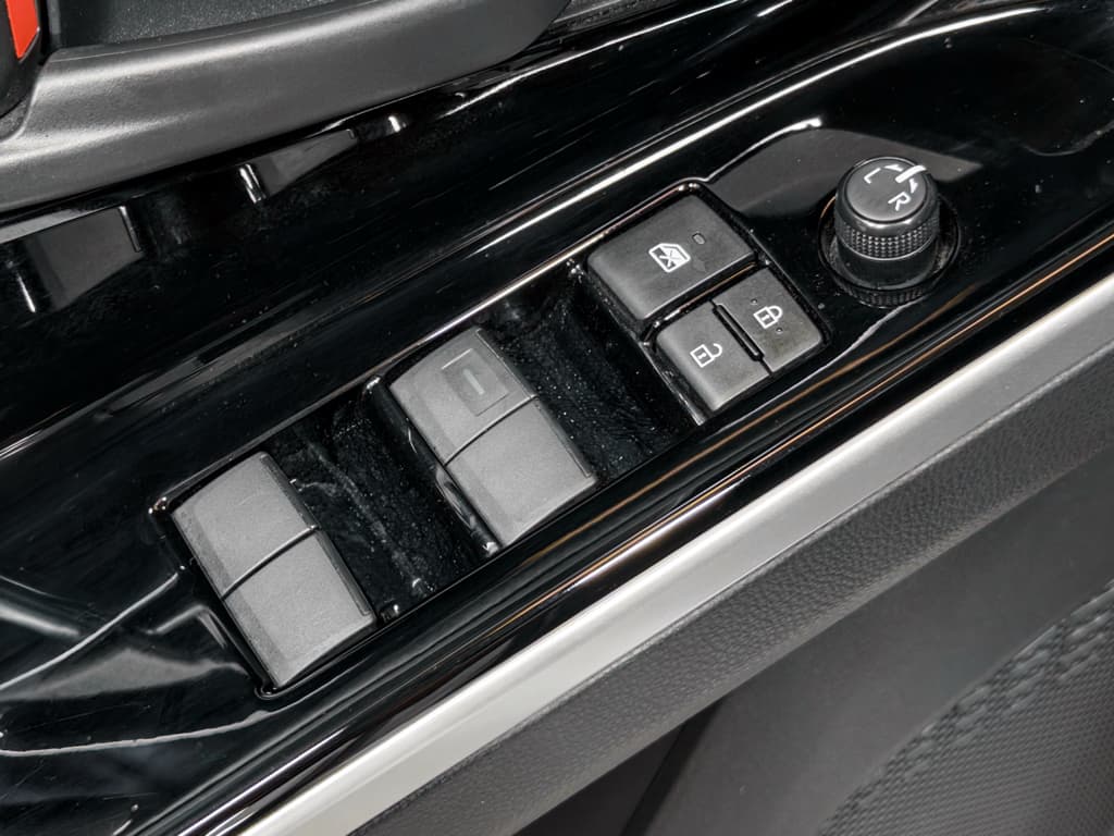 2023 Subaru Solterra view 8