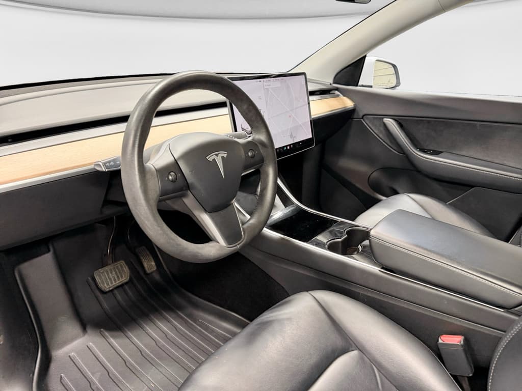 2020 Tesla Model Y view 17