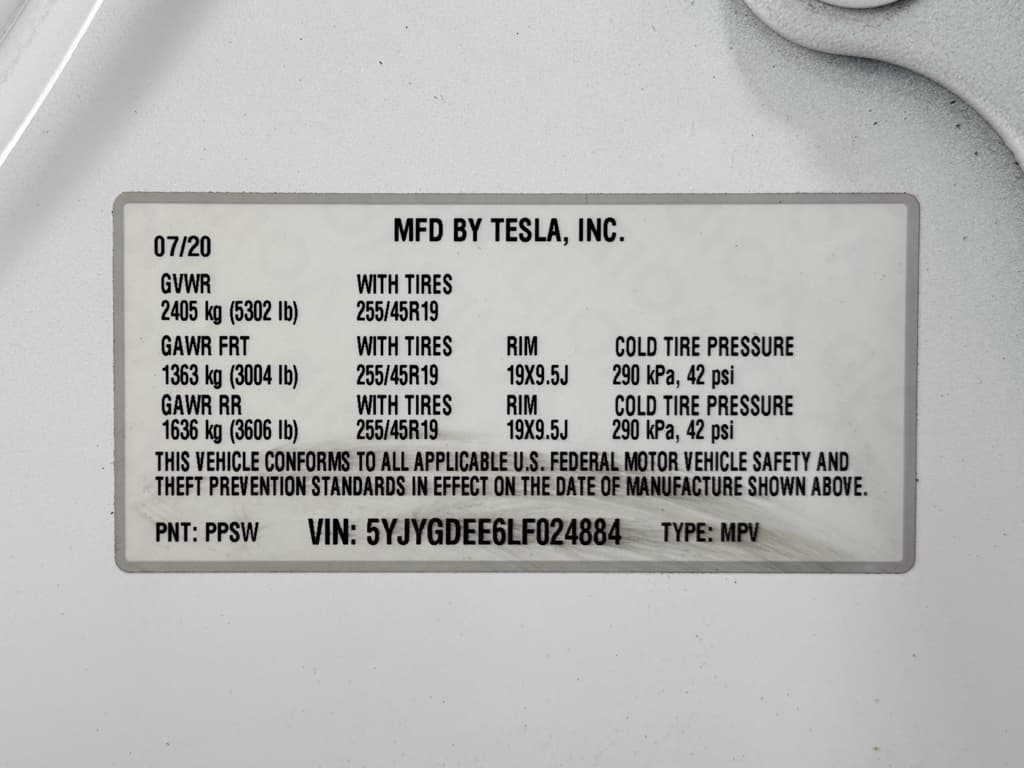2020 Tesla Model Y view 28