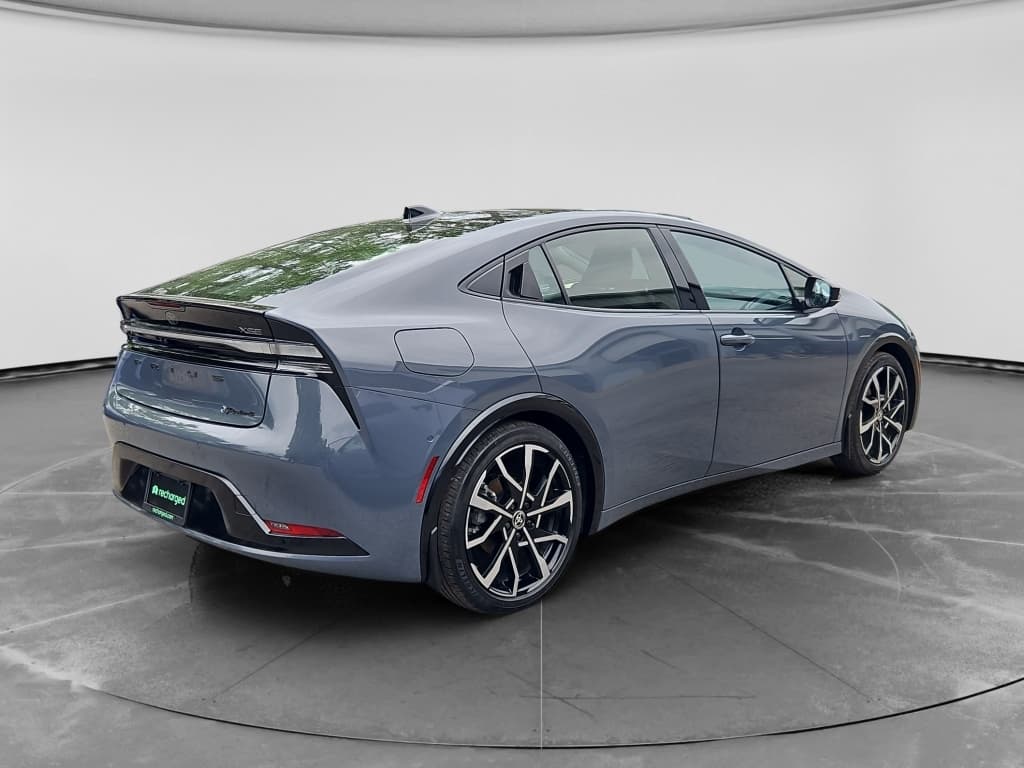 2024 Toyota Prius Prime view 3