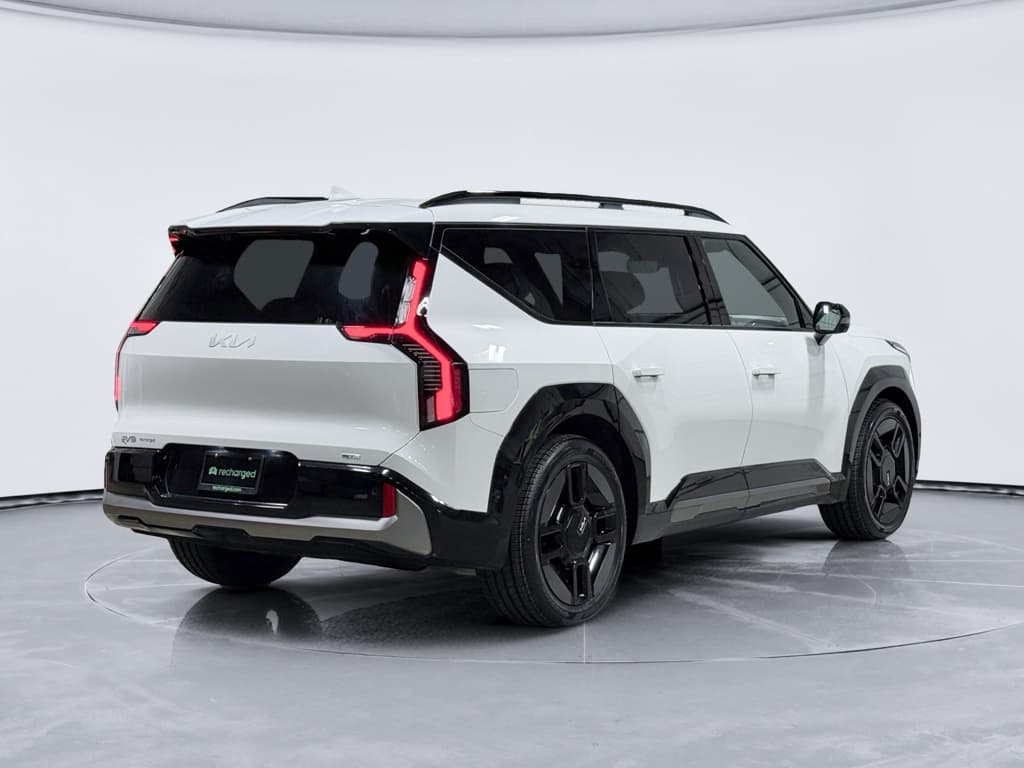 2024 Kia EV9 view 3