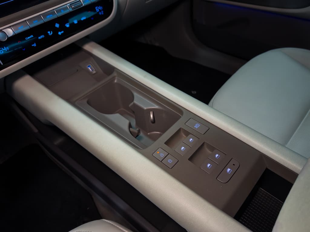 2023 Hyundai IONIQ 6 view 18
