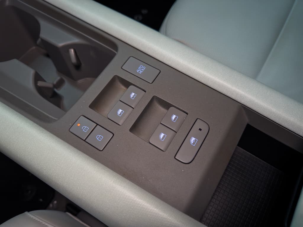 2023 Hyundai IONIQ 6 view 19