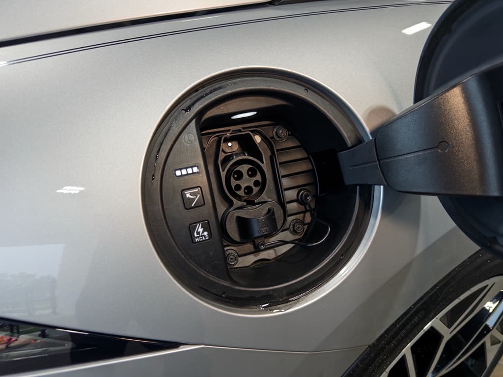 2023 Hyundai IONIQ 6 view 5