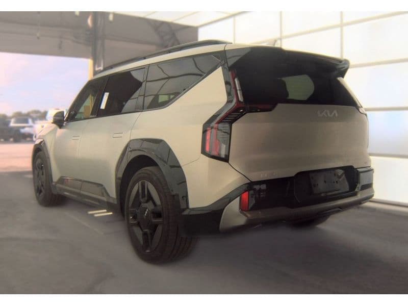 2024 Kia EV9 view 3