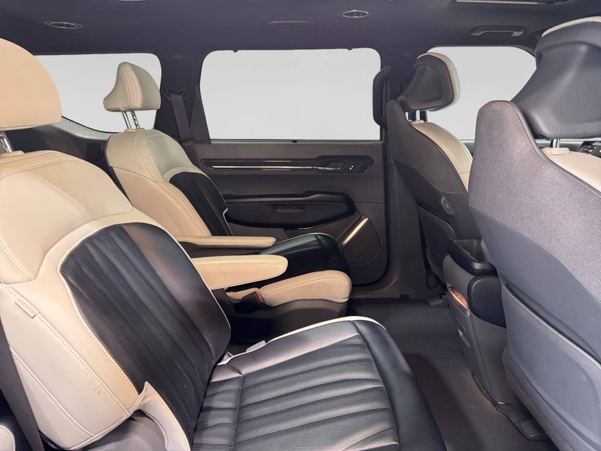 2024 Kia EV9 view 24