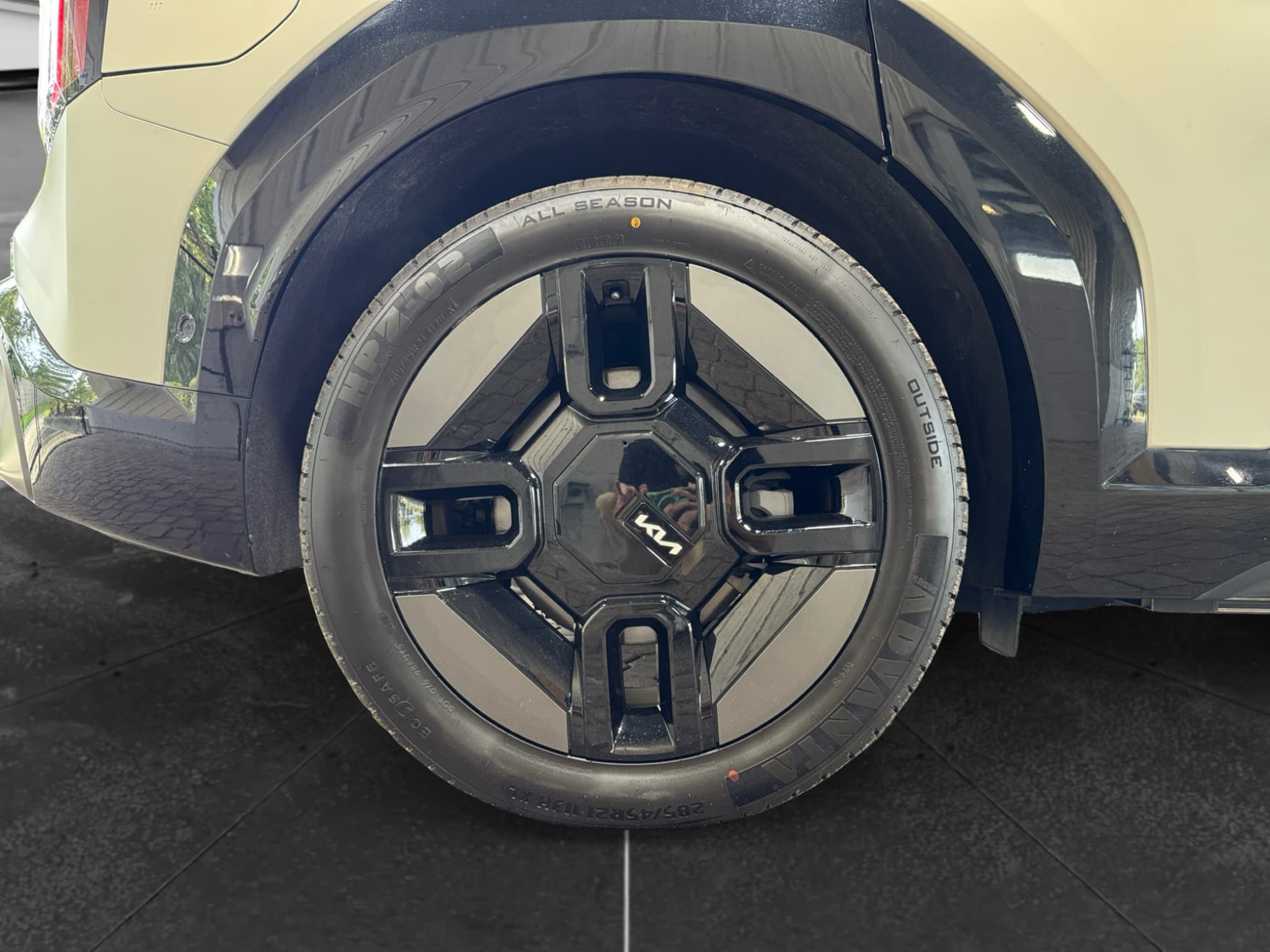 2024 Kia EV9 view 40