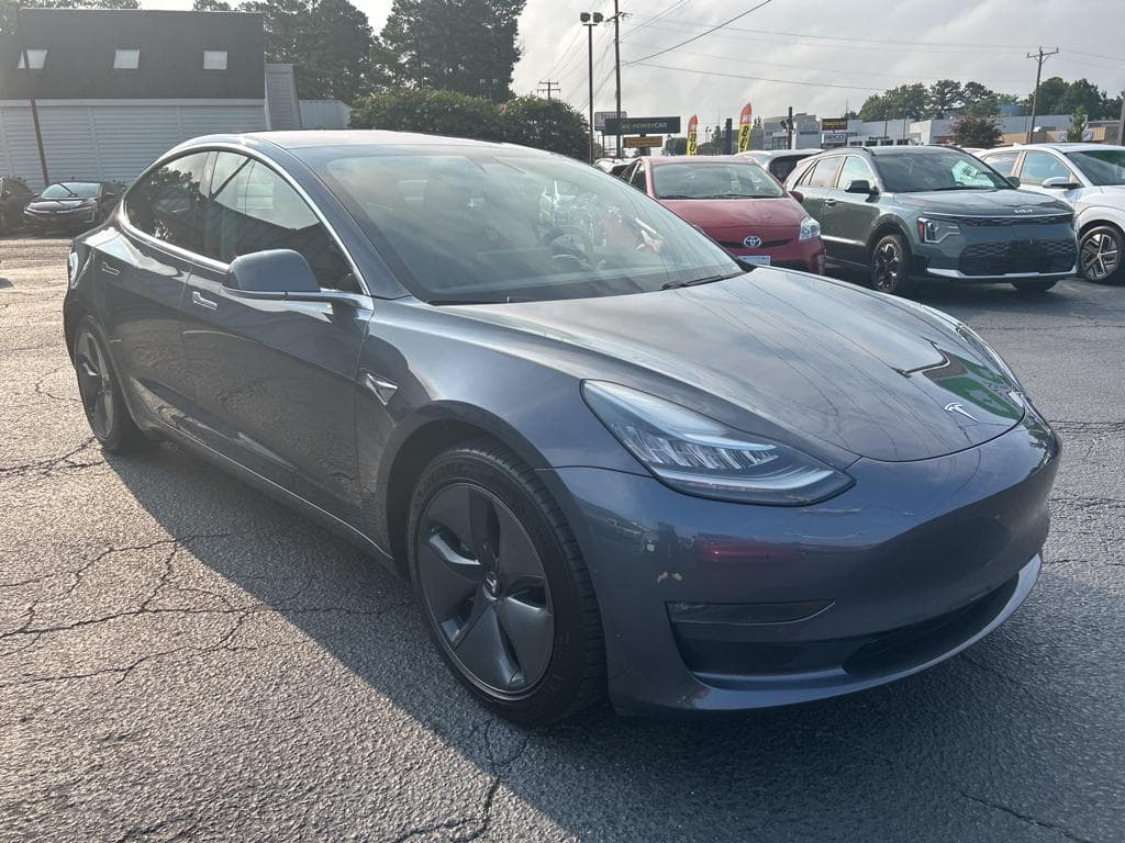 2018 Tesla Model 3 view 4