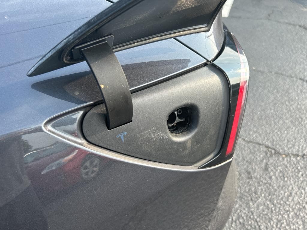 2018 Tesla Model 3 view 5