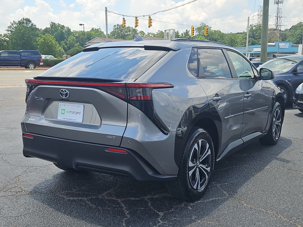 2023 Toyota bZ4X view 3