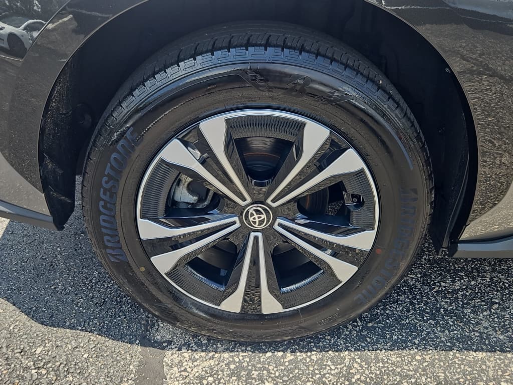 2023 Toyota bZ4X view 27