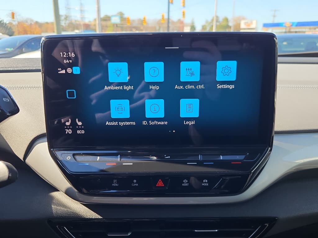 2023 Volkswagen ID.4 view 10