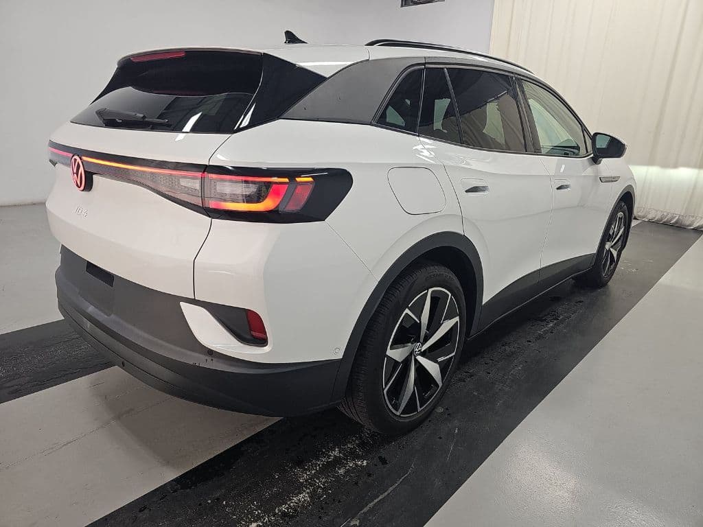 2023 Volkswagen ID.4 view 3