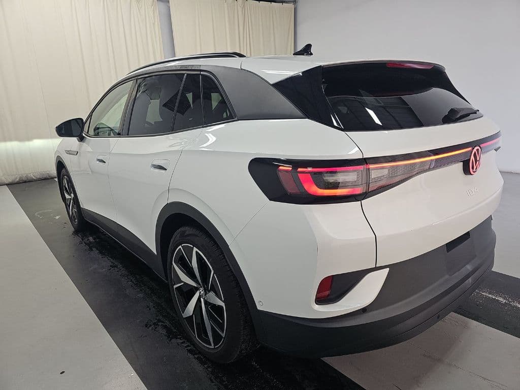 2023 Volkswagen ID.4 view 4