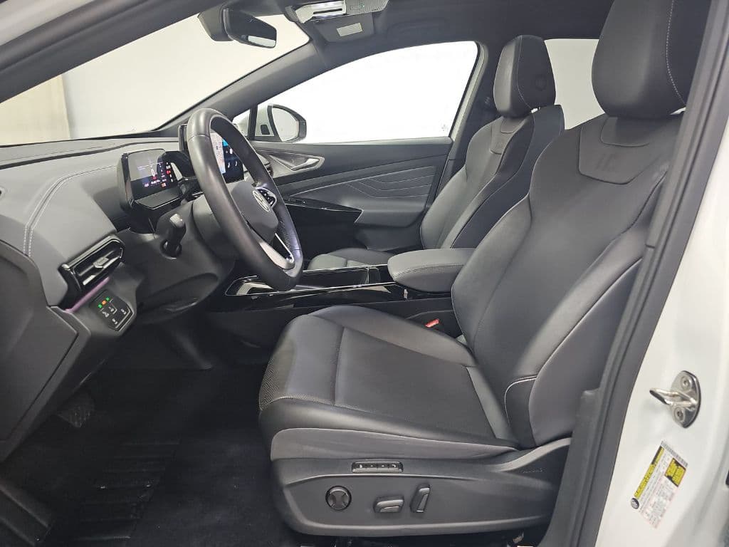 2023 Volkswagen ID.4 view 5