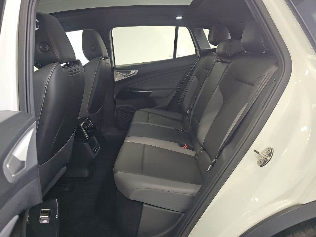 2023 Volkswagen ID.4 view 6