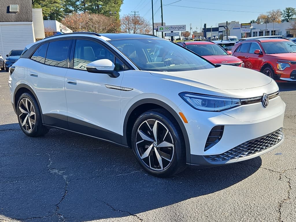 2023 Volkswagen ID.4 view 4