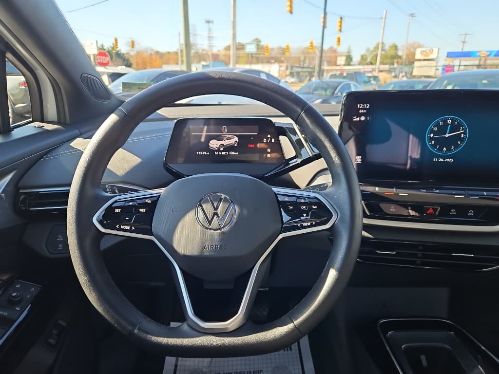 2023 Volkswagen ID.4 view 7