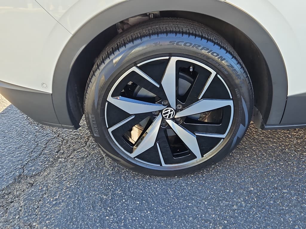 2023 Volkswagen ID.4 view 30