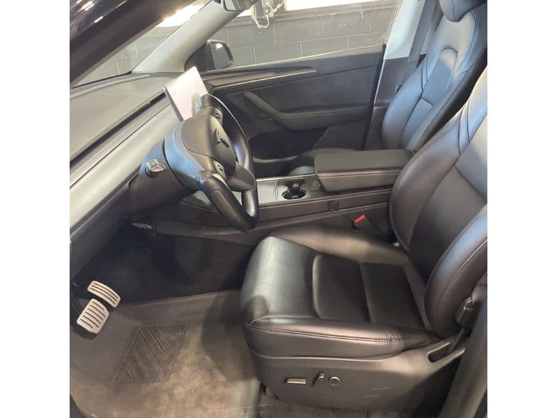 2024 Tesla Model Y view 5