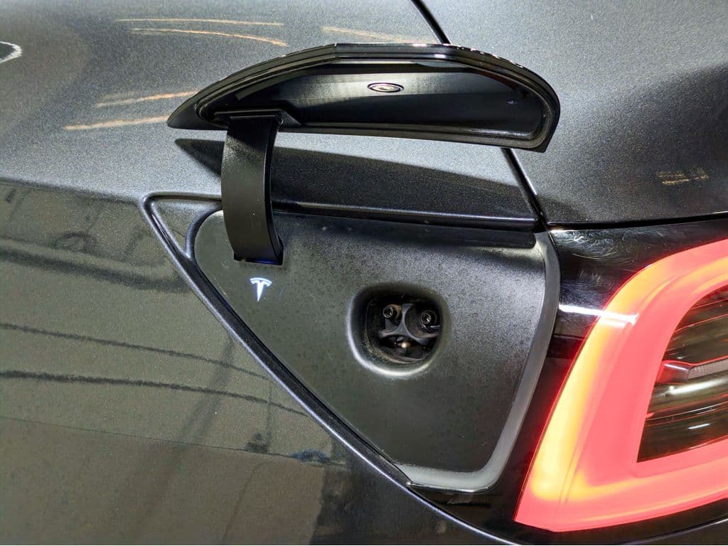 2024 Tesla Model Y view 5