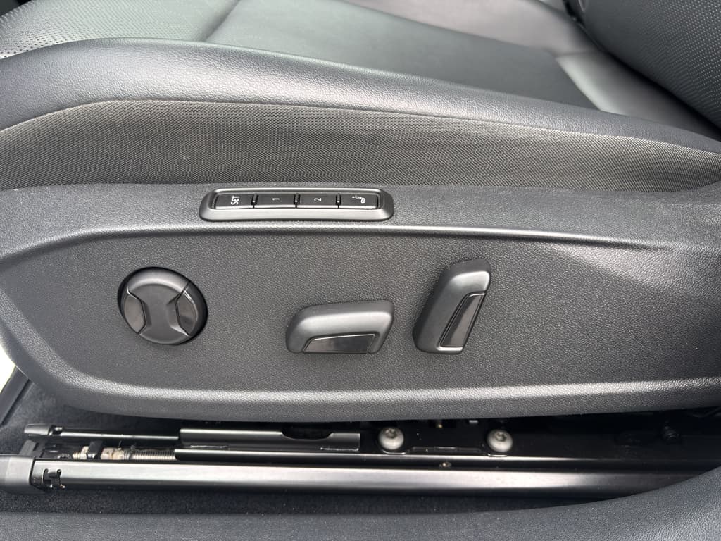 2021 Volkswagen ID.4 view 7