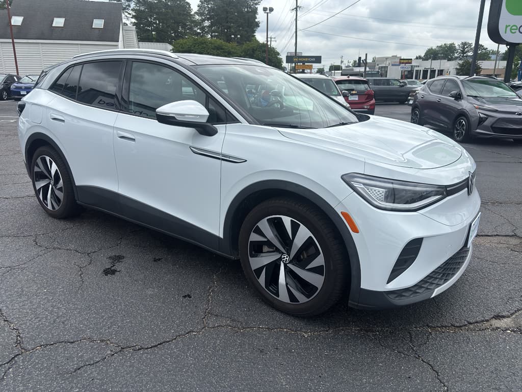 2021 Volkswagen ID.4 view 3