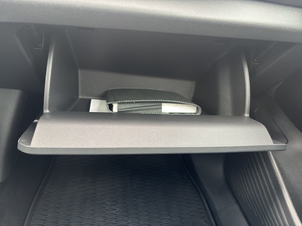 2021 Volkswagen ID.4 view 14