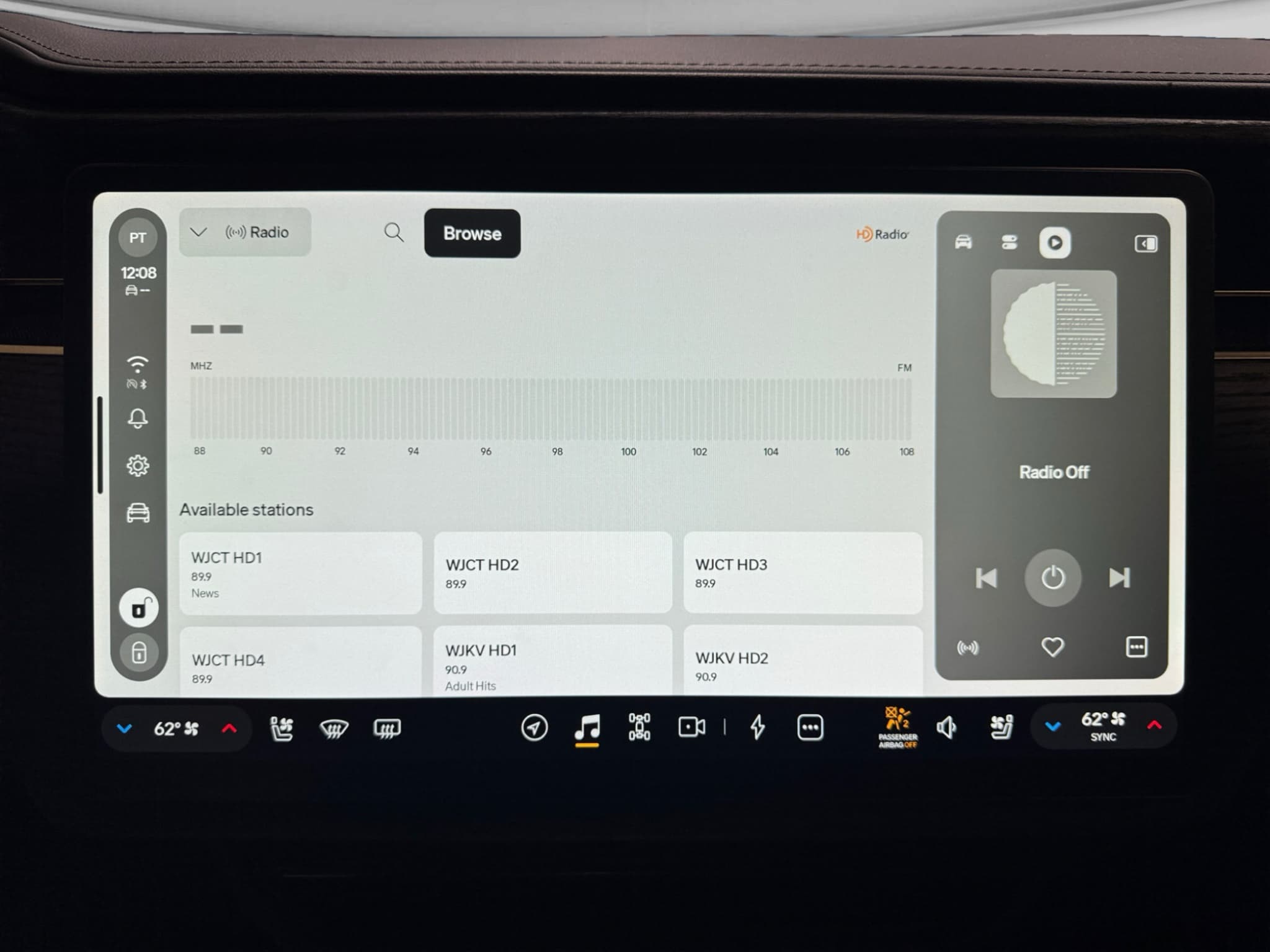 2023 Rivian R1T view 11
