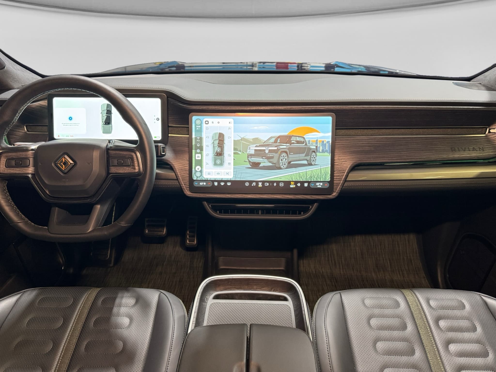 2023 Rivian R1T view 15