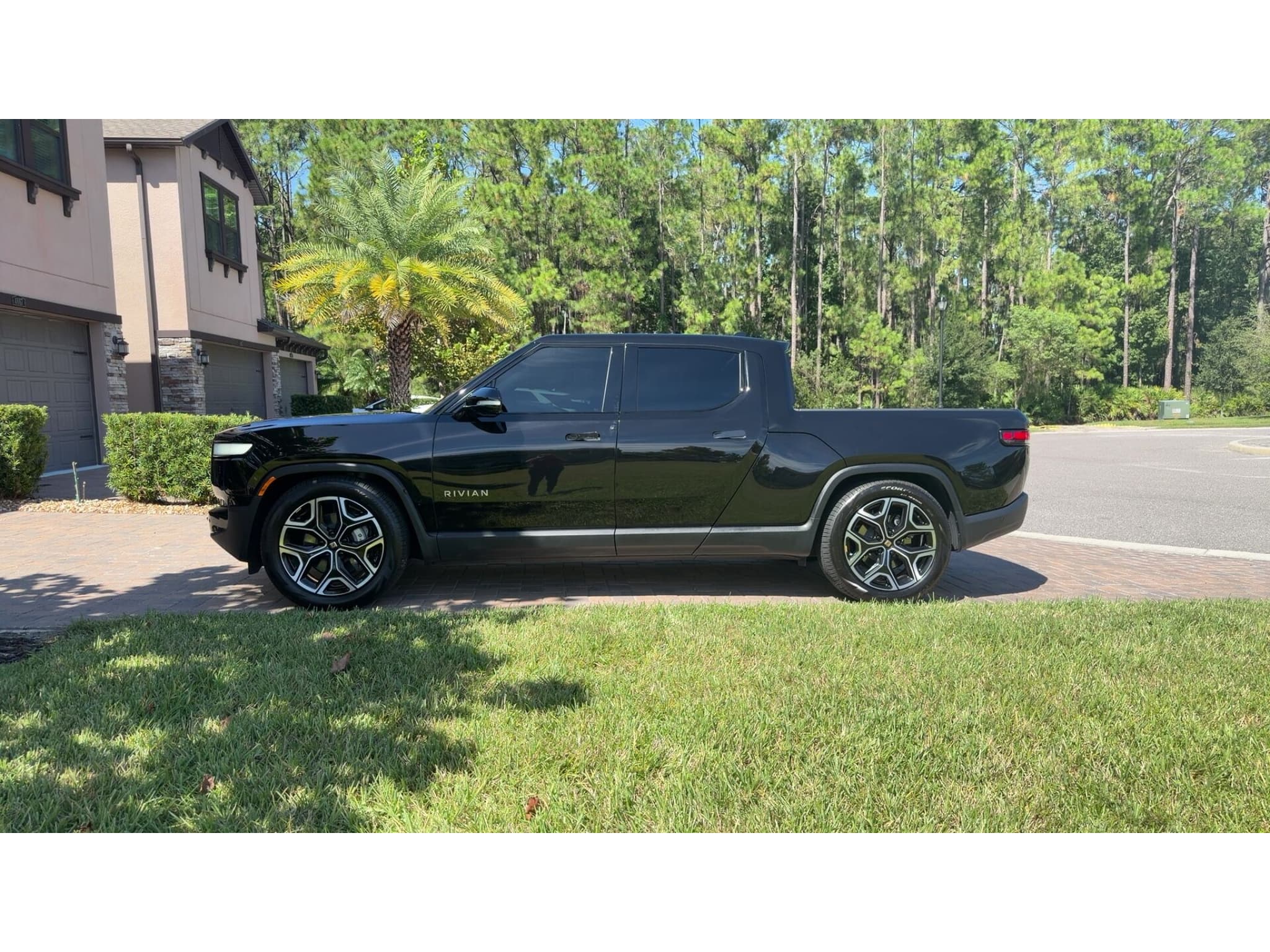 2023 Rivian R1T view 2