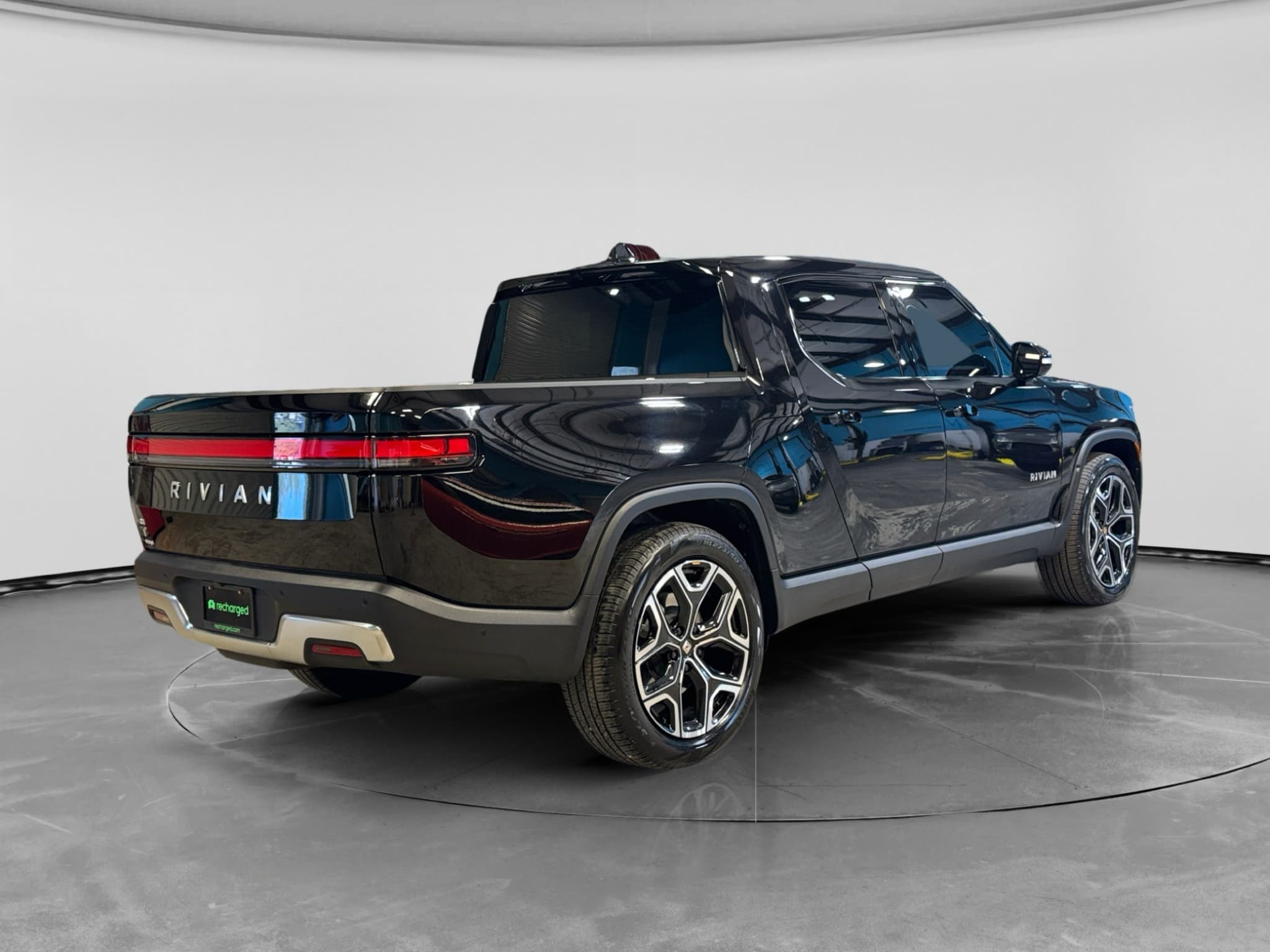2023 Rivian R1T view 3