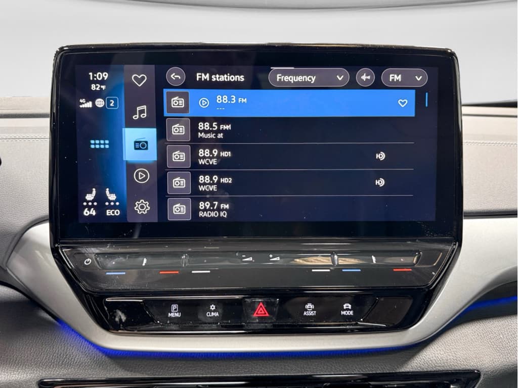 2023 Volkswagen ID.4 view 14
