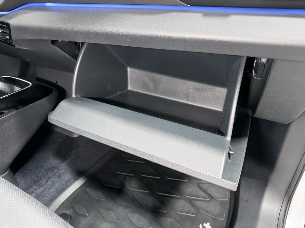 2023 Volkswagen ID.4 view 22