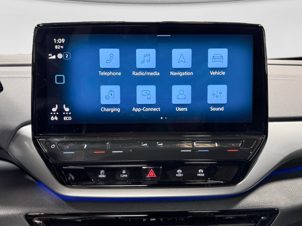 2023 Volkswagen ID.4 view 15