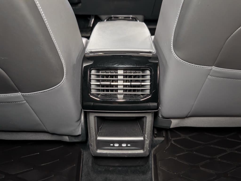 2023 Volkswagen ID.4 view 23
