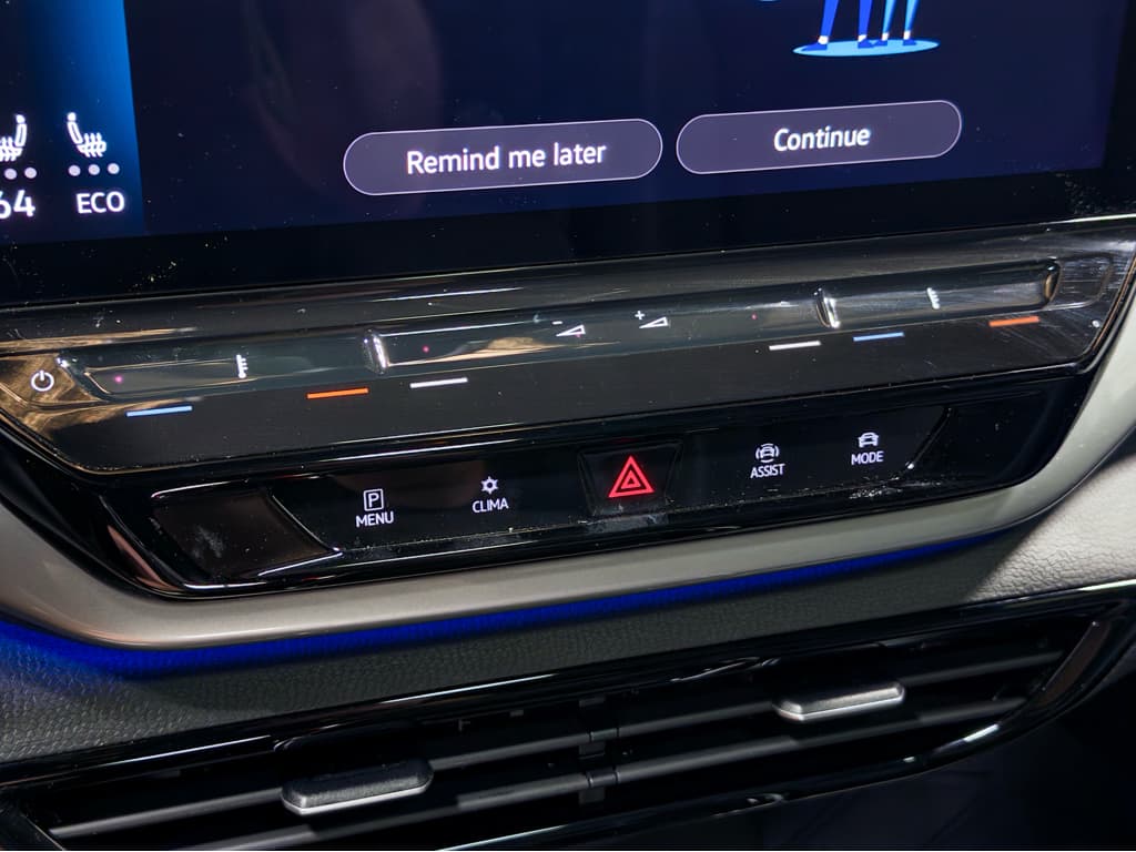 2023 Volkswagen ID.4 view 17