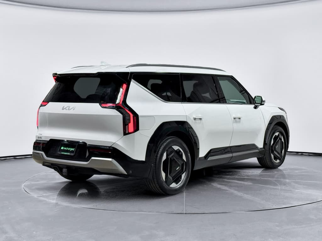 2024 Kia EV9 view 3