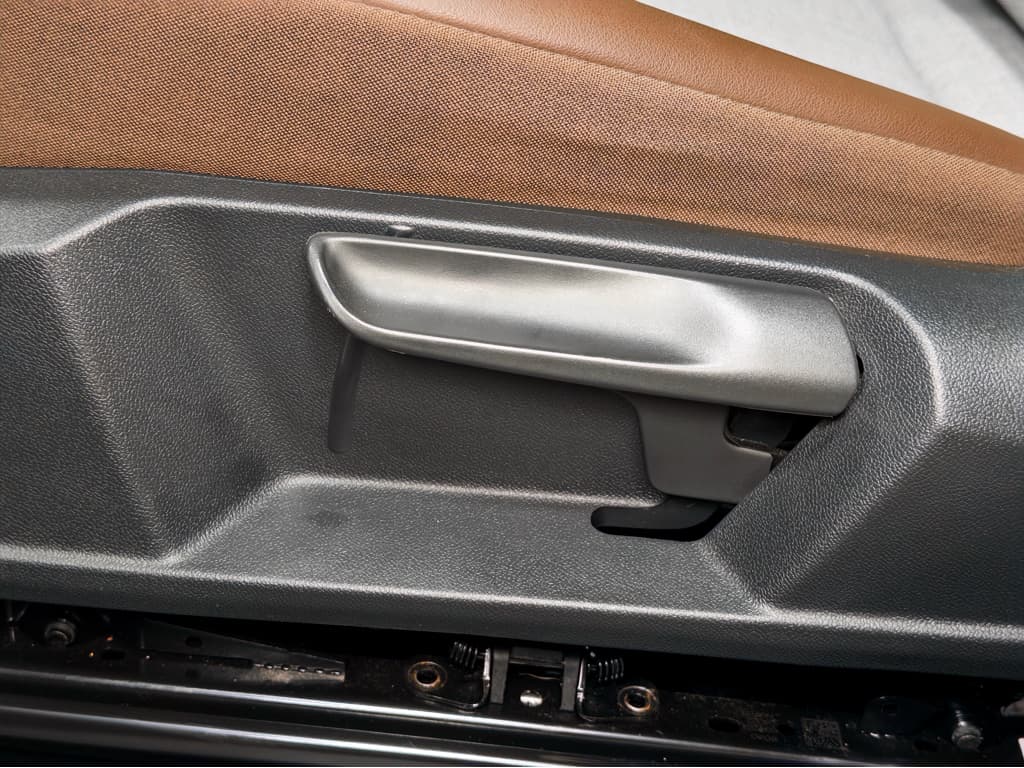 2023 Volkswagen ID.4 view 6