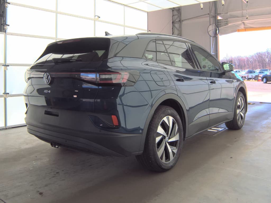 2023 Volkswagen ID.4 view 3
