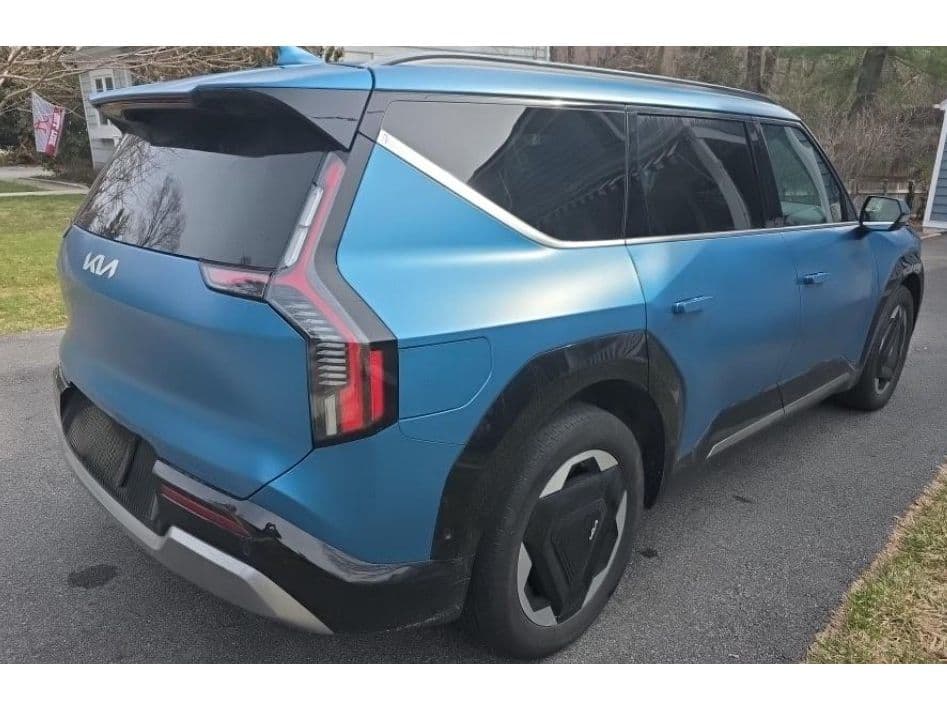 2024 Kia EV9 view 3
