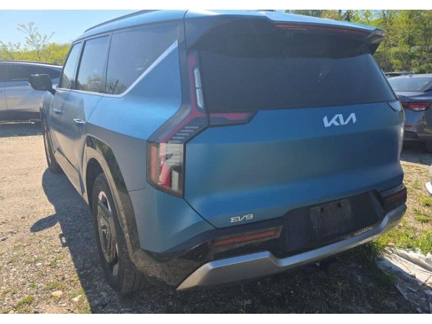 2024 Kia EV9 view 3