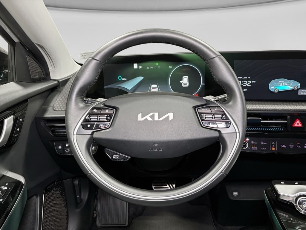 2022 Kia EV6 view 8