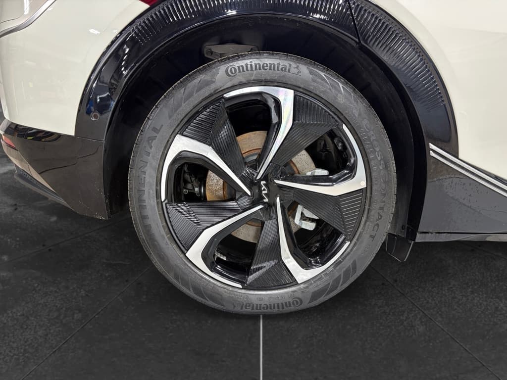 2022 Kia EV6 view 33