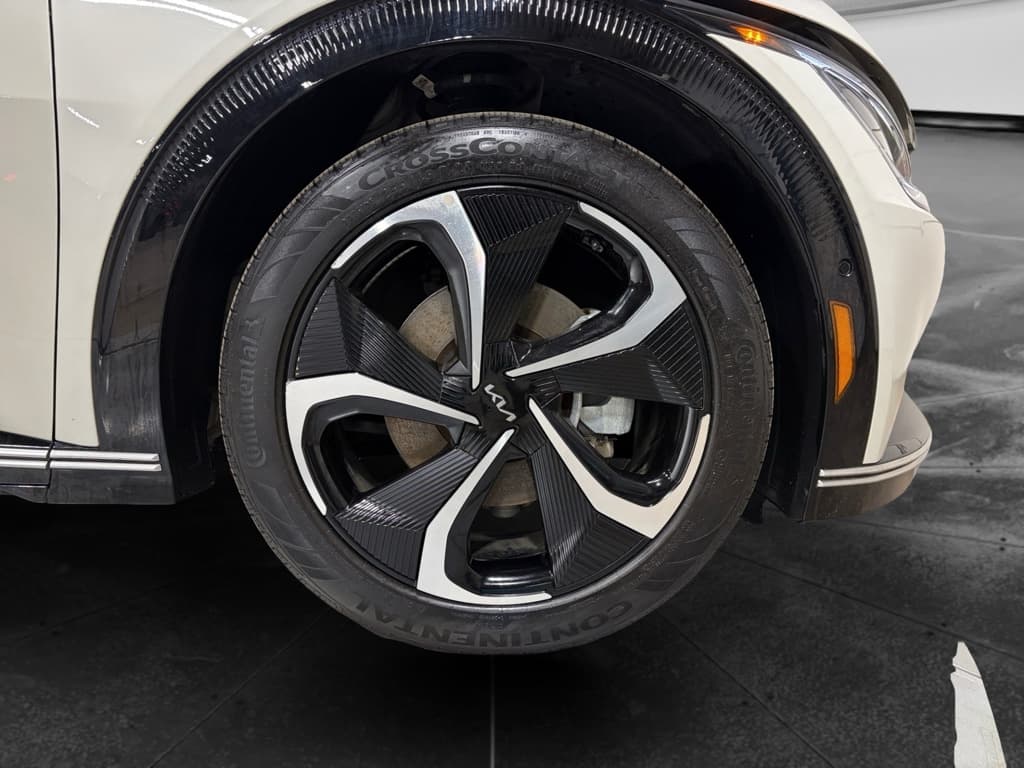 2022 Kia EV6 view 37