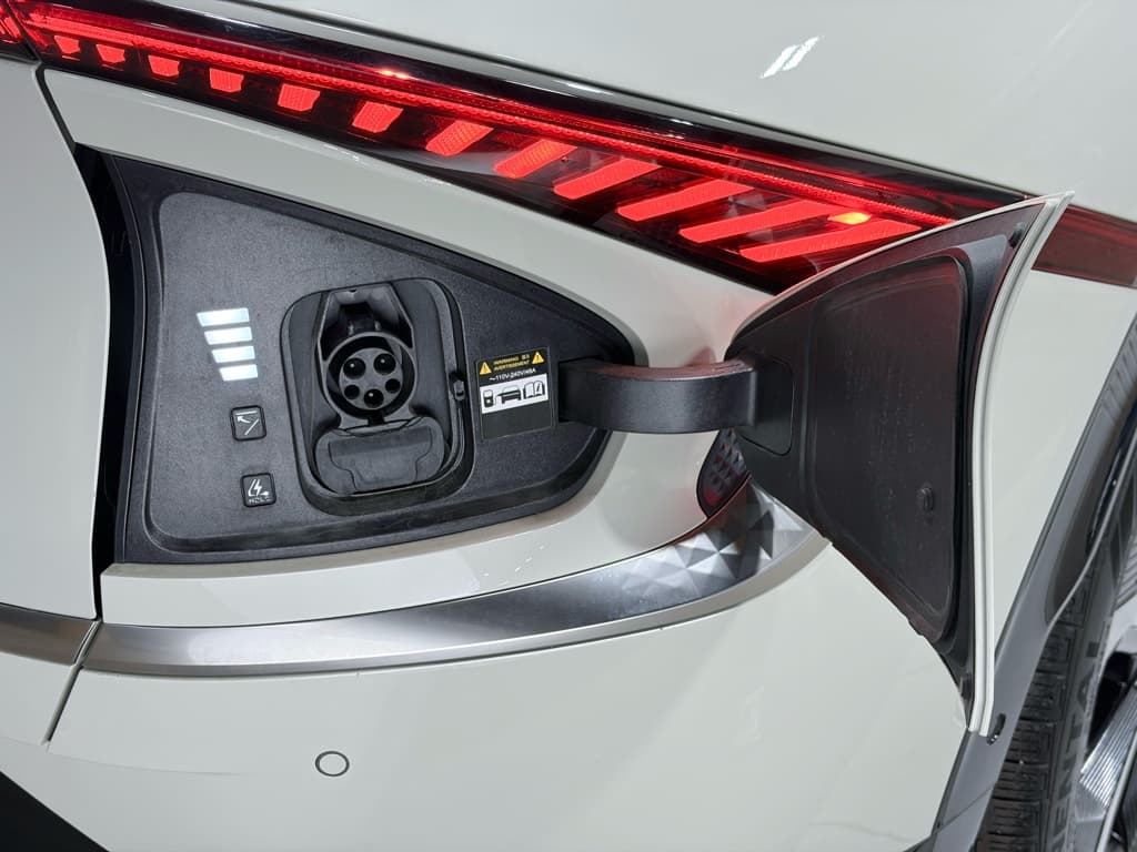 2022 Kia EV6 view 5