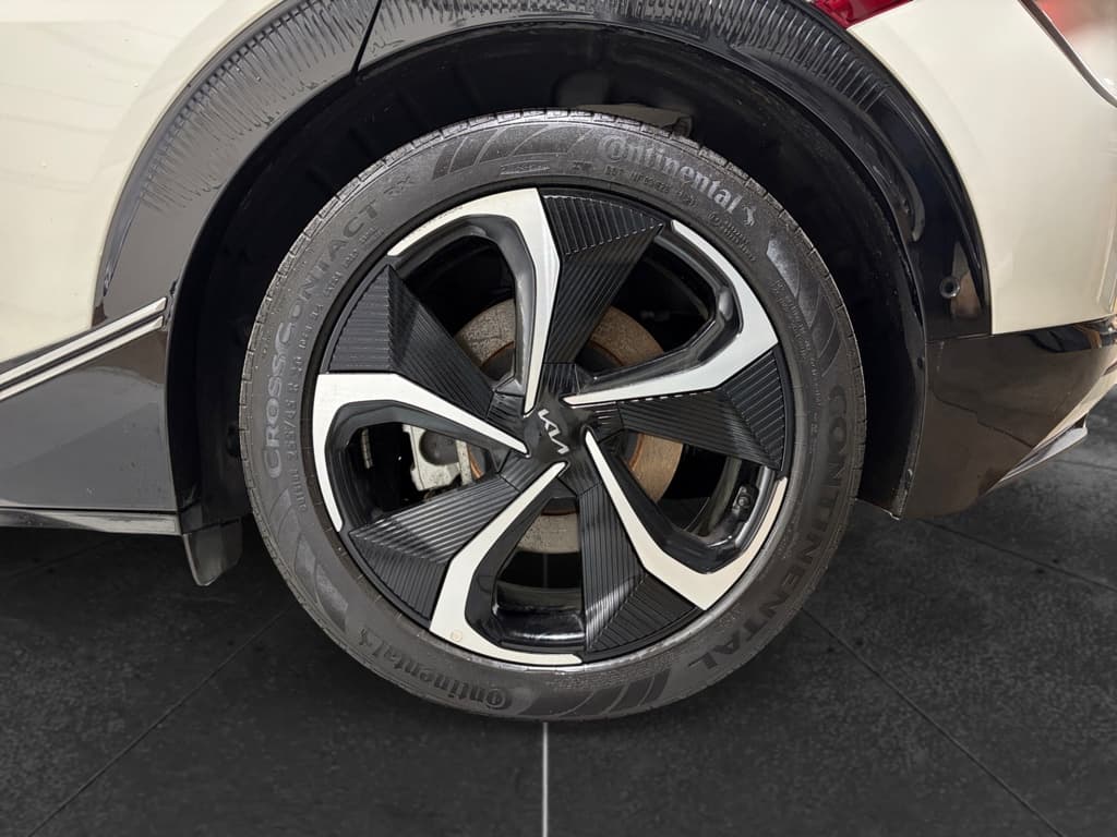 2022 Kia EV6 view 35