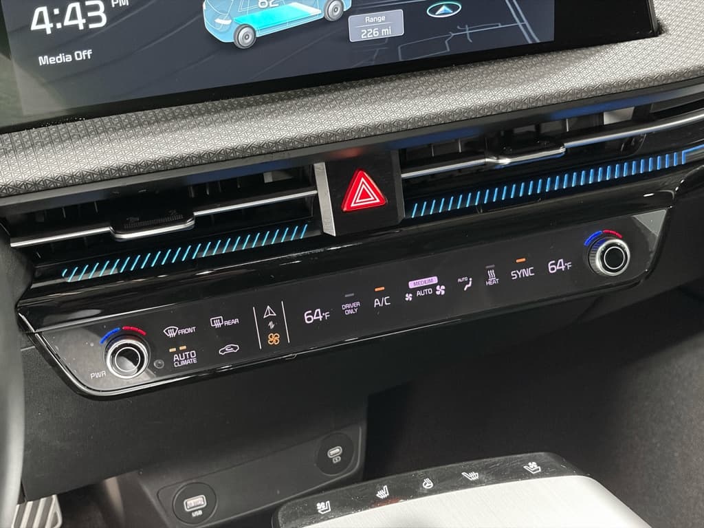 2022 Kia EV6 view 16