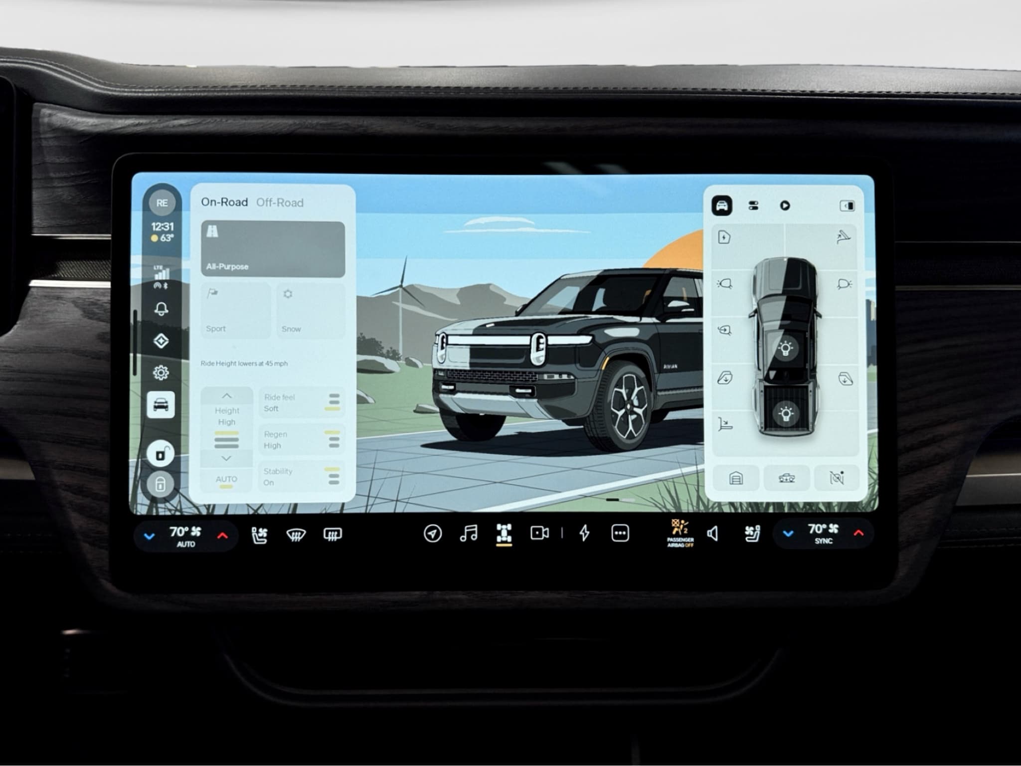 2023 Rivian R1T view 12